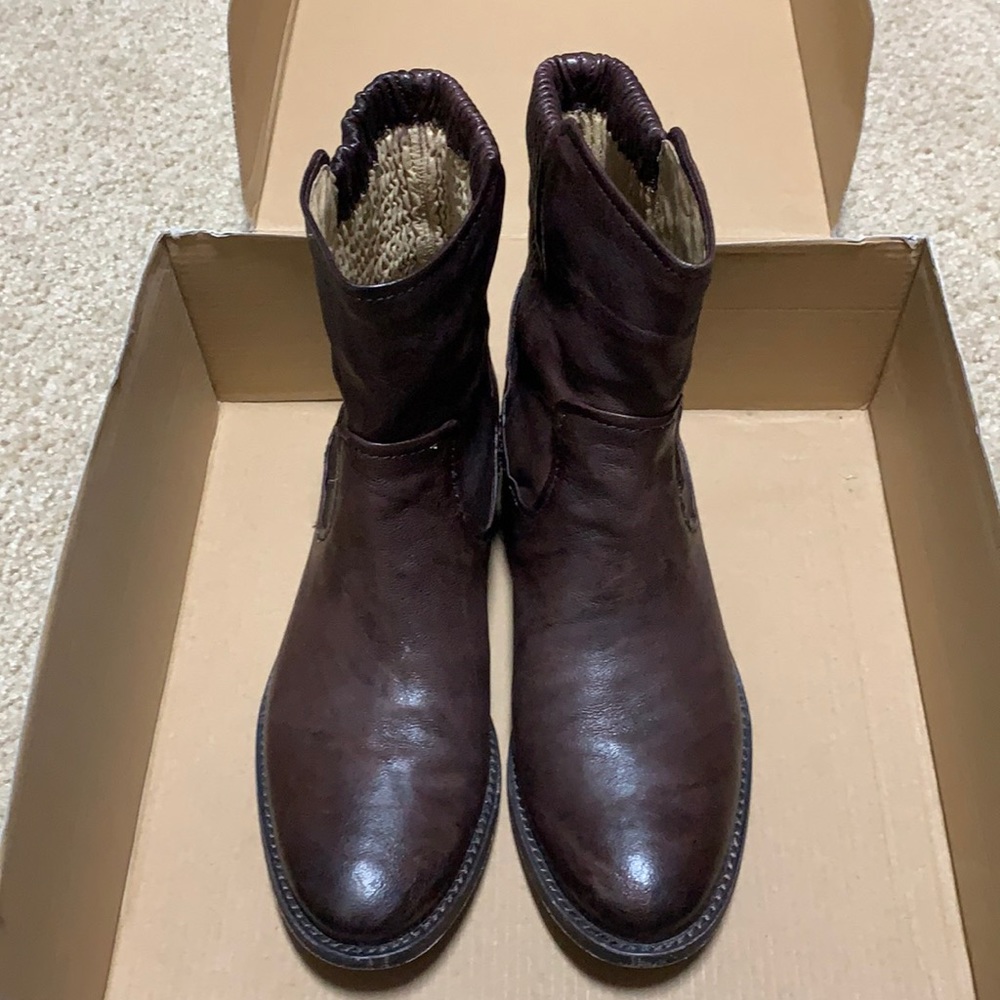 Women’s Frye short boot size 6.5M